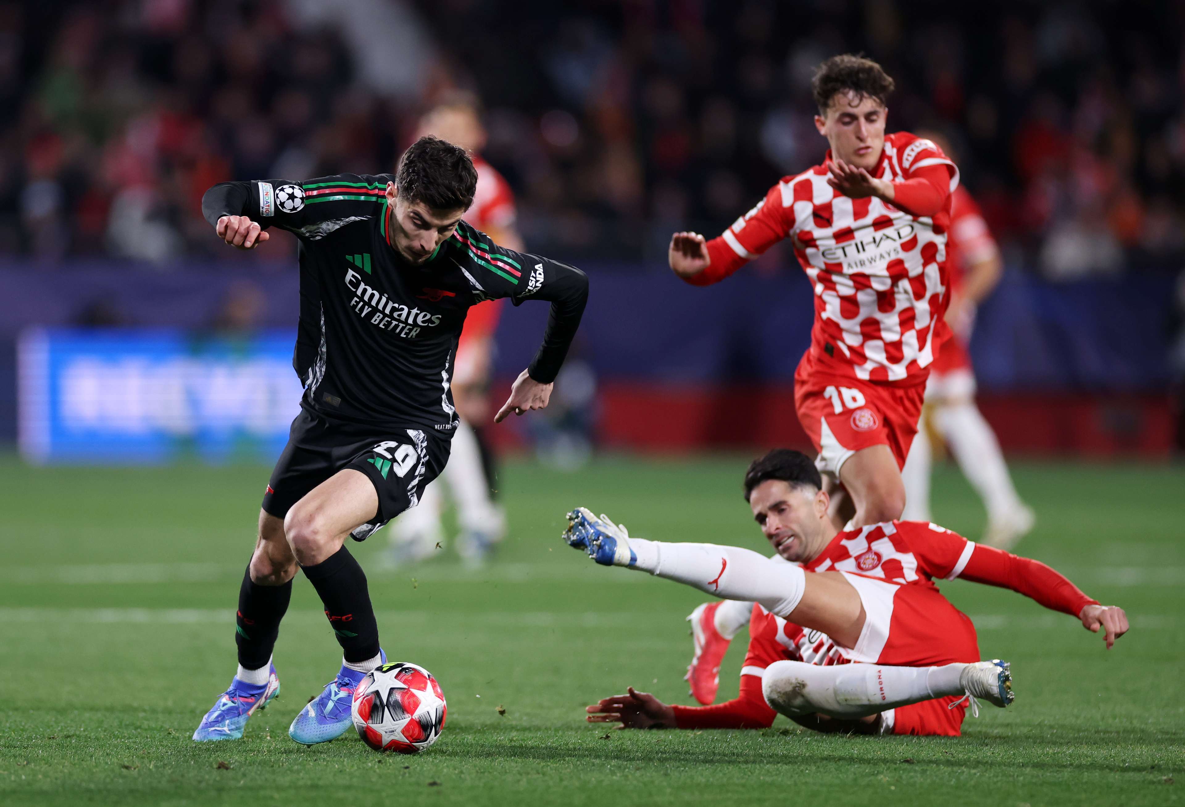 争夺欧冠资 争夺欧冠资